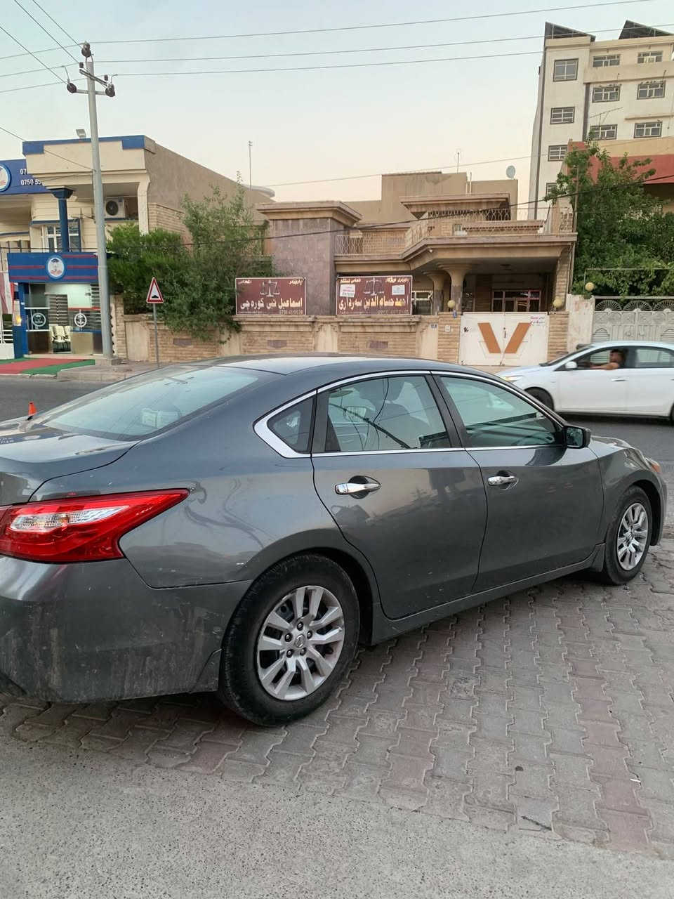 ▪️نیسان التیما ٢٠١٧ مواسفات S ▪️
▪️رەقەم و سەنەوی نوێ تا ٢٠٣٠ ▪️
▪️گێڕ و مەکینە کەپس بەشەرت سۆنار ▪️
▪️رۆیشتن / 90 هەزار میل ▪️
▪️تەنها بۆنیت سبوغ ، ٣ جێ تەعدیل ▪️
▪️بێ ناو گرتن ، ئێڕباگ سوکان ▪️
▪️سندوق بە بیلاد گۆڕاوە ▪️سەیارەکە ماڵی دۆستە
▪️نرخ/  102  ورقە
شوێن  / هەولێر
*********** واتساب
*********** واتساب أربيل, العراق
