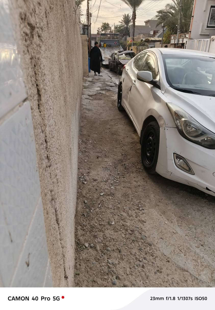 السلام عليكم النترا 13 خليجي رقمها واسط مكينه 1600 دوش بيها ضربه بالصفحه هايديها ب 80ل تليفون***********   مكانها الدوره
