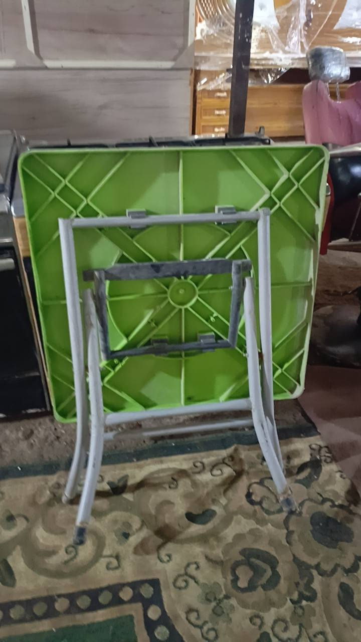 يوجد لدينا مواد منزليه في معرض ومزاد البركه العنوان كاطون الرازي شارع الحولي مقابيل الجملونات ***********
