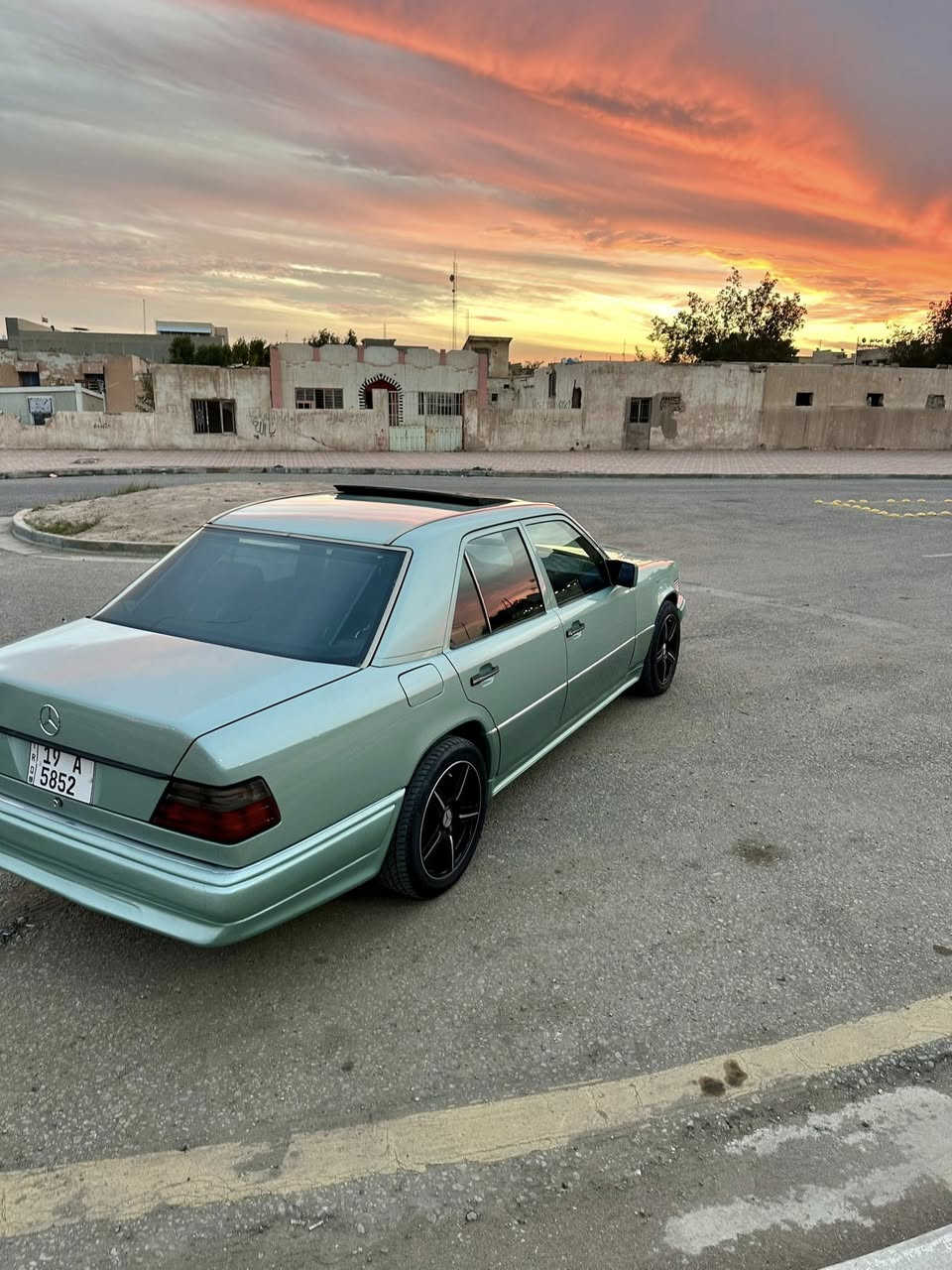 ياالله  لعشاق التميز دب 300 عليه كت AMG
للبيع فقط 
موديل 91 رقم كربلاء مميز بسمي 
محرك بلاد 300 عنكبوت 🕷️ 
مكينه وكير جدد 
حداديه امامي وخلفي جديده 
تخم تاير جديد مع ويل 17 AMG
غرفة اسود مخمل جديدة
كشنات كهرباء
فتحة طگتين جام 
برده خلفيه كهرباء
تجاوي خلفيه كهرباء
سنتر لوك
جام كهرباء 
مرايه جانبيه كهرباء
اريل كهرباء
تلفون ☎️ 
قواعد دبل بلاد شركة 
السياره نضيفه جداً وجاهزه من كلشي 
بيها تراي يخبل ونعومه وعزل فول 🫘 
مصبوغه عام بدون ضربه وخياس 
السعر 98$ وبيها مجال بسيط جدا مكاني كربلاء المقدسة 
***********
