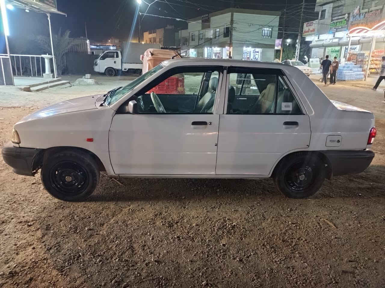 سلام عليكم من رخصت الادمن المحترم 
سايبه مديل ٢٢ للبيع سياره جاهزه من كلشي 
كير مكينه تبريد صدر تخم تاير تحويل مباشر 
مكان سياره بغداد شعب السعر ٦٠ وبي مجال 
***********
