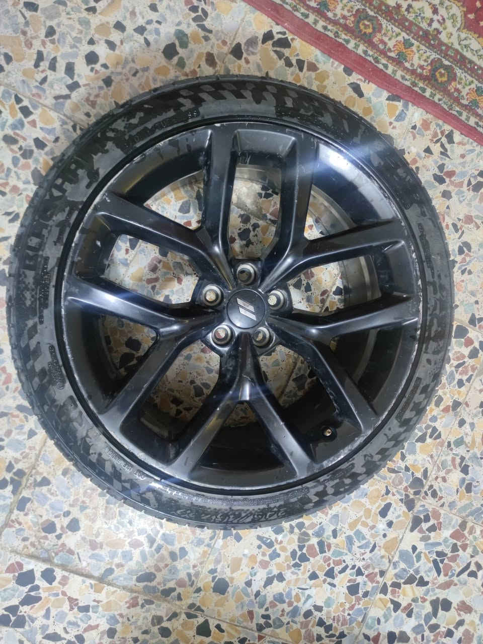 مرحبا اخوان 
عندي زوج ويالة مال جارجر جي تي حجم 20 للبيع الويالة اصليات واحد نضيف أو الاخ بي فطر صغير أو أمصلح السعر 175 الف أو بيها مجال بسيط  للعلم بيها زوج تايرات حجم  240/45/20 إنتاج 23 
مكاني بغداد رئاسة العبيدي 
رقم 
***********
