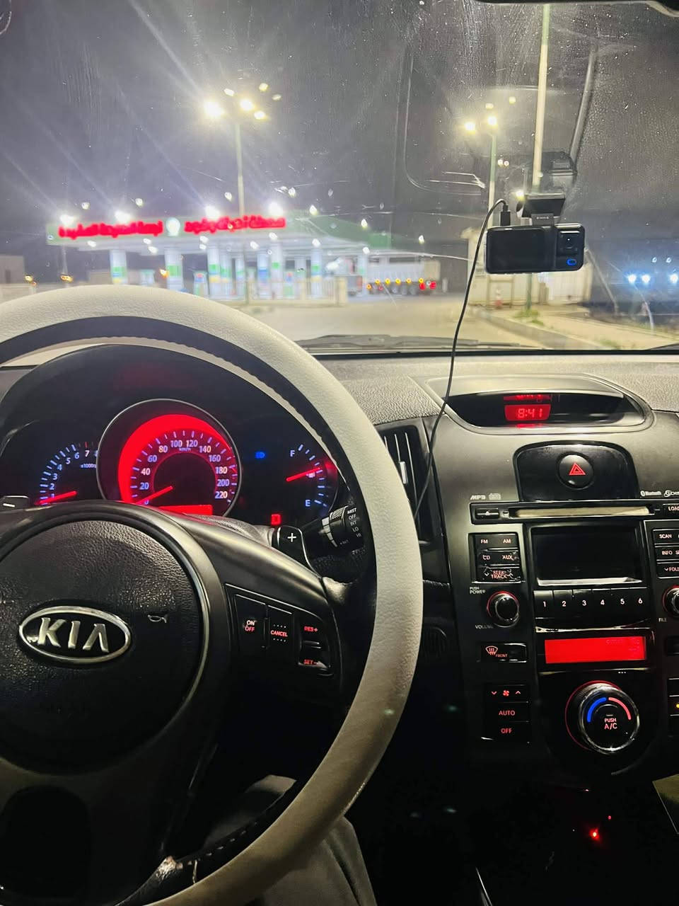 سلام عليكم سيراتو خليجي موديل 2012سياره فول واحد على واحد،، مكينه، 2000،دوش السياره جديده مكفوله عدا رشه صباغ بل باب فقط بدون ضرار رقم دولي سنويه جديده تريد وكاله تحويل مكان السياره بابل قضاء الهاشمية،،لسعر115وبيه مجال ***********
