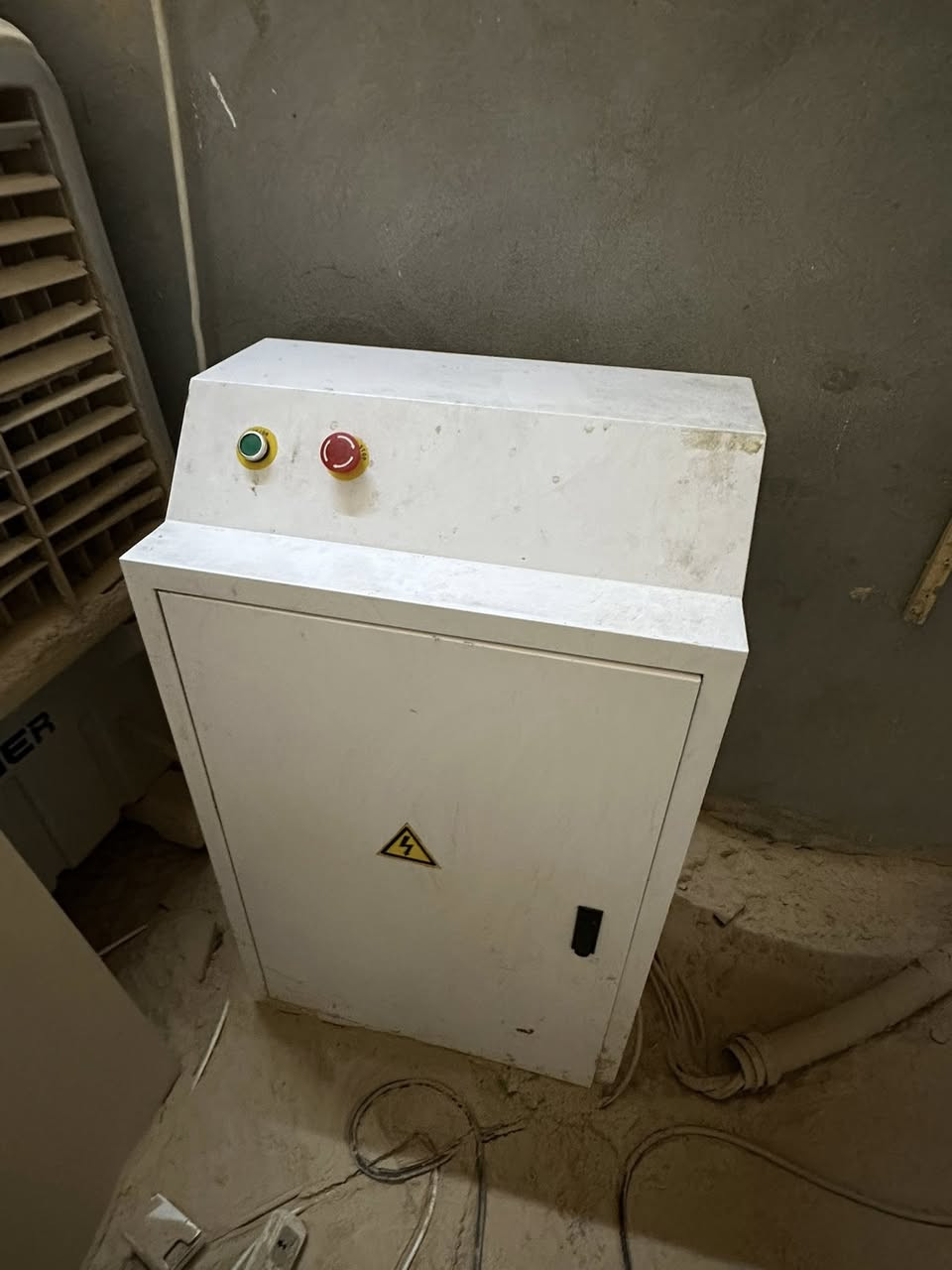 السلام عليكم
مكينه cnc للبيع 
حجم ٢٤٤/١٢٢ مع ماطور شفط
مكينه جدا نظيفه كما موضح بلمنشور 
السعر ٥٠ ورقه
للاستفسار ***********
