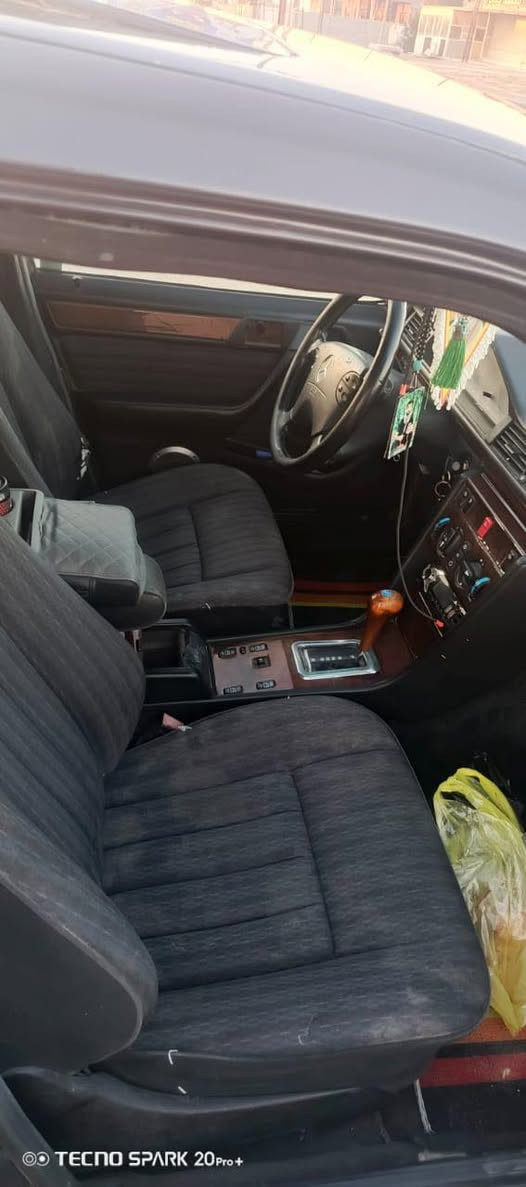 ‏سلام عليكم سيارة Mercedes دبل للبيع موديل 91 سنوية 27 مكينة بطة اثنين ونص رقم الهاتف *********** ￼ سياقة حلوة ونظيفة مستعجل ￼
