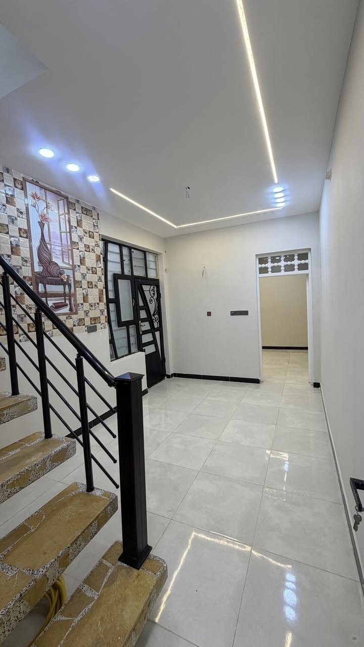 ﷽

#بيت_للبيع🏠

#الموقع : حي السلام 🏘️ شارع 10

#مساحه : البيت 100 م 
واجهه البيت 5  والنزال 20✨

#تفاصيل : البناء  طابق واحد 🚧  البناء درجه اولى 🪴الطابق  الارضي غرفه وصاله ومطبخ واستقبال وصحيات 

🔻نستقبل كافة العروض السكنيه والتجاريه 🔻

#مكتب_دار _السلام للوساطة_العقارية 🌍
تسعدنا زيارتكم للمكتبنا 
📍الكائن في النجف الاشرف  حي السلام- شارع ابو دجاج 📍

للمزيد من المعلومات والتفاصيل عن العقار والمعاينه الميدانية يرجى الاتصال على الأرقام التاليه
(***********) (***********)
