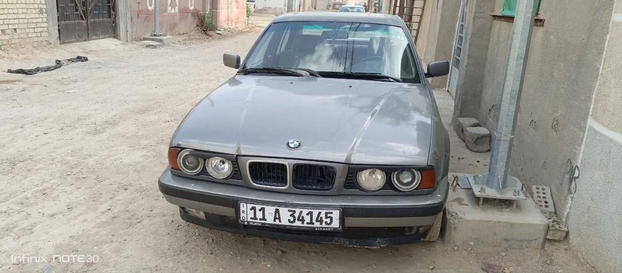 السلام عليكم
بي ام 535 1990 اصل بجم عريض سنويه جديده بسمي لل2030 هزه بشهر 9 تسقط 
سياره كير مكينه تبريد خير من الله 
عندي بيه رجه من 80 لل120 تروح ونضوح واشر كيس ونصبتهة وكشرهة شوفت عينك 
سعر 40 بيهة مجال بصيط 
مكاني بغداد البلديات 
***********
