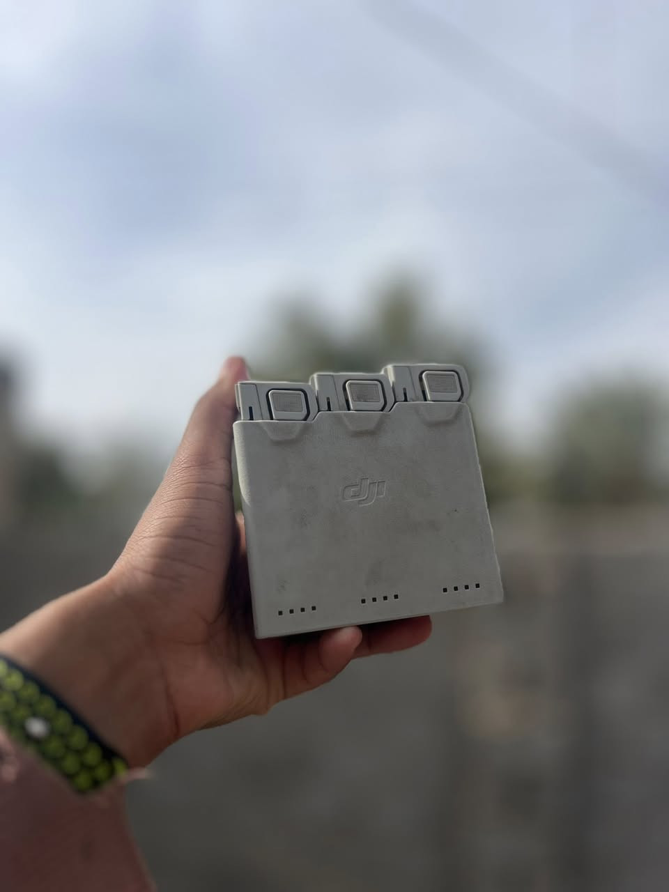 للبيع. فقط نقصها دكمه تشغيل  والدرون تشتغل  تجي افحصها الك وتستخدمها        عنواني بابل 👍🏼


**إذا كنت صاحب هذا الإعلان وتريد حذفه لأي سبب، رجاءا أرسل رسالة إلى الدعم الفني**