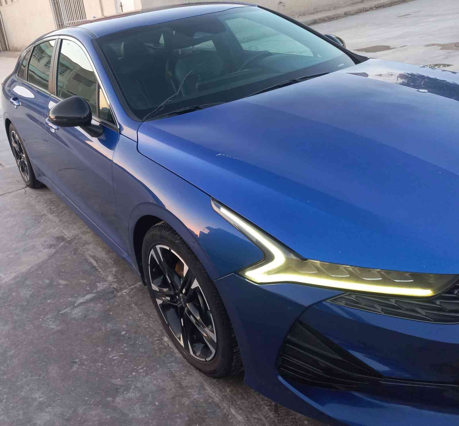 السلام عليكم .. مكلف بالنشر
K5 موديل 2022
معوقين السيارة بأسم صاحبها بعد ٨ اشهر تصير حرة
السعر 155 وبيها مجال حادثها بنيد فقط 
مكانها بغداد الغزالية 
رقم صاحب السيارة ***********
متوفر واتساب
