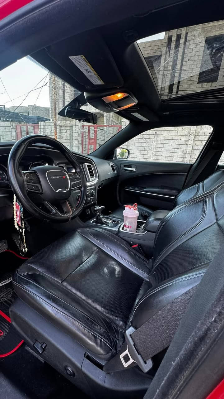 چارجر v6 احمر طماطي 2020
فول مواصفات ماشية 57حقيقي
فتحة سقف
كت كامل تحديث SRT
كشنات حضن تدفئه تبريد 
هيترات مري
صدر جديد 
السيارة بوضع الوكاله
حادثها موضح بالصور 
بدون ايرباك وبدون دواخل 
بيها جاملغ وشوي من الباب يعني قطة ونص
البنيد محدث srt
ويالة +تخم تاير
معروضه ب215وببها مجال

***********
