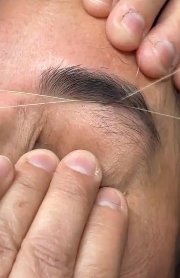 السلام عليكم بنات حفافة وصبغ حاجب ب5 العنوان شارع المطار *********** الاتصال واتساب
