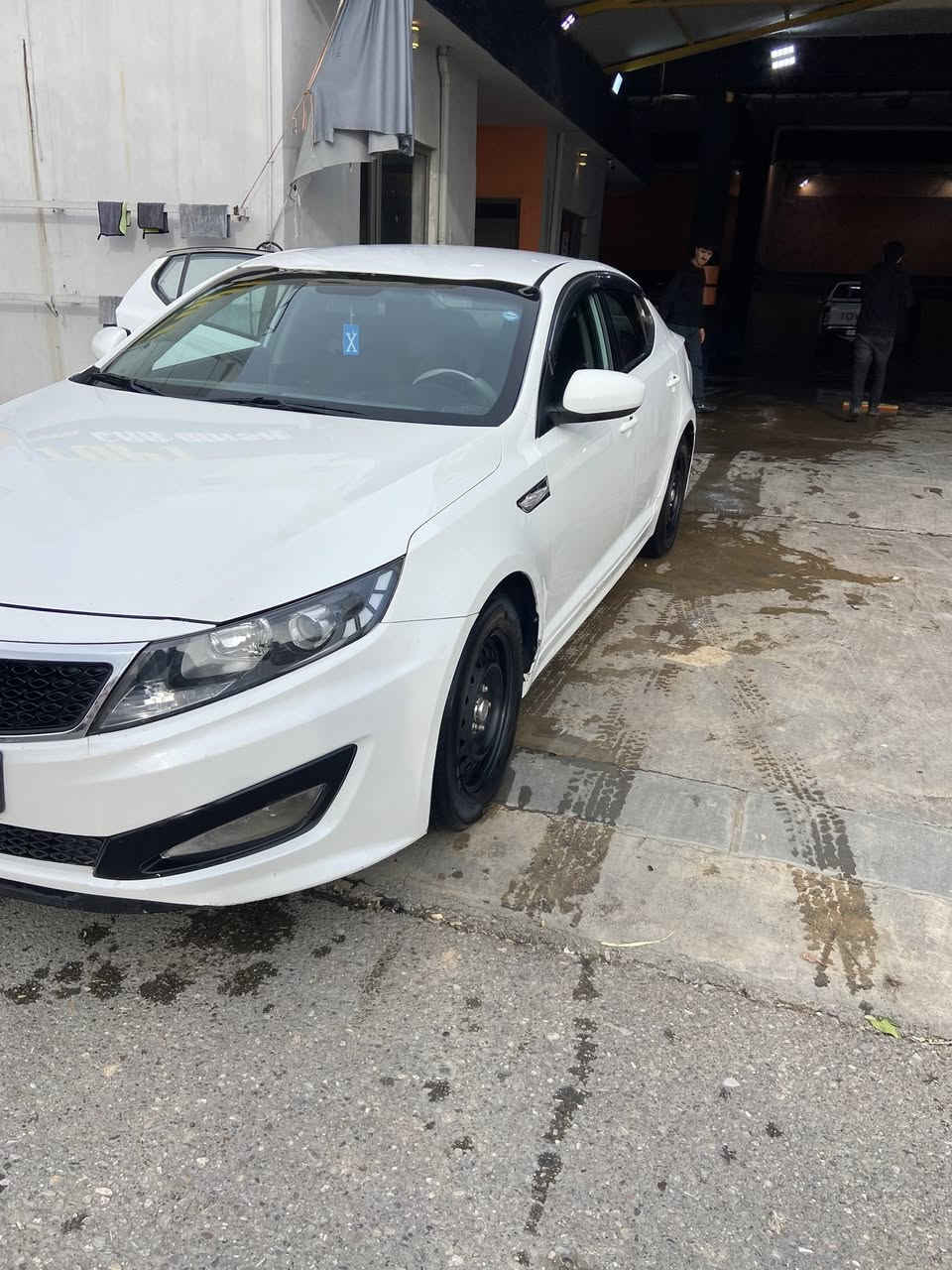 السلام عليكم اوبتمه كي 5 م2011 بيه نص جاملغ خلفي وبيه جاملغ امامي بي طخه السياره احله من الصور وماشيه 191 اصل سنويه جديده وهزه جديده وبسمي شخصيا كير ومكينه خير من الله حداديه وتخم تاير وياله 16 مكان ديوانيه السعر 110 وبيها مجال حك الجيه  اخوان بس اتصال غير متواجد ع نت  ***********
