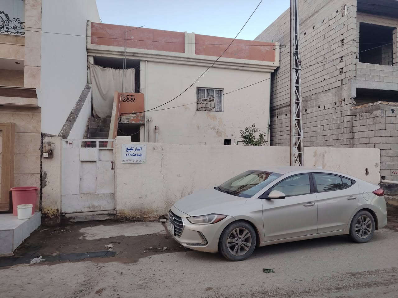 دار بناء قديم المساحه ١٧٥ متر للبيع
الموقع حي المعلمين مقابل فلكه الشهداء كما موضح بالصور
١٧٥ متر واجه ٨.٧٥ ونزال ٢٠
باسمي البيت
للاستفسار ***********
