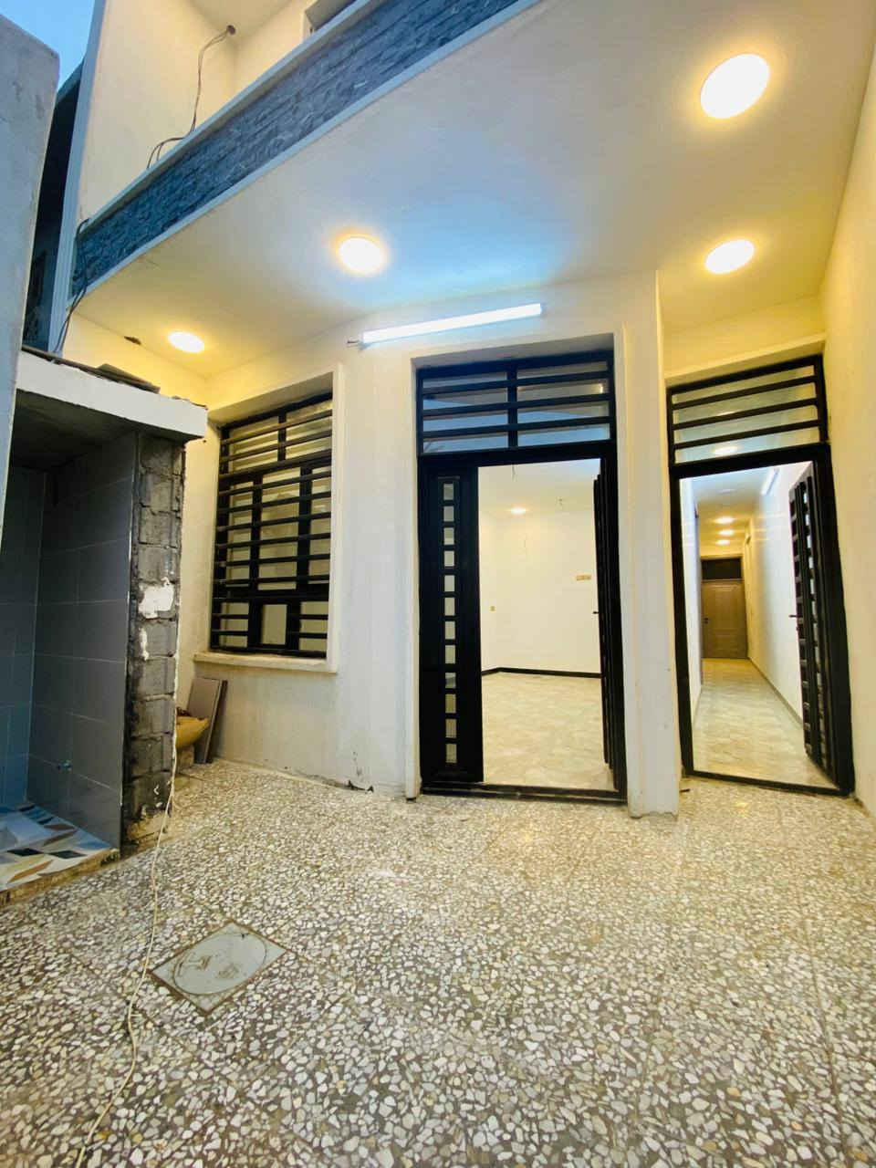 بيت للبيع مساحه ١٠٠ متر منطقه الدوانم قرب جامع القدوس بسعر جدا مناسب للتواصل ***********
