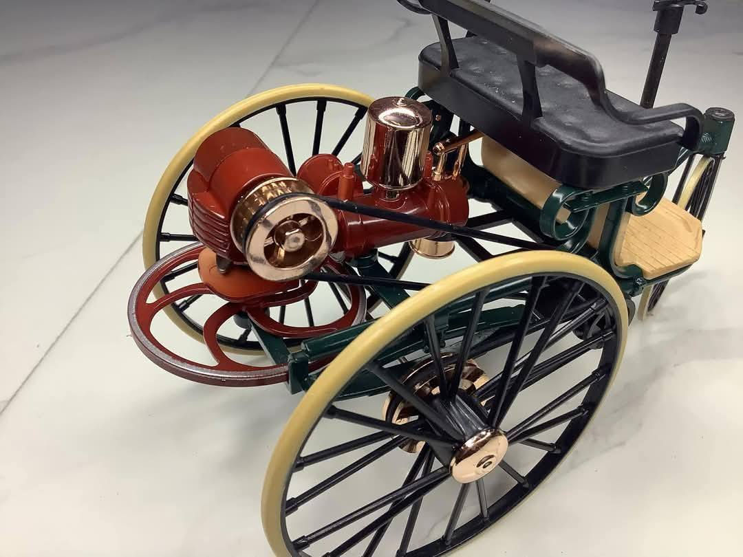 مجسم اول سيارة بالتاريخ موديل 1886فد شي فخم ومميز


**إذا كنت صاحب هذا الإعلان وتريد حذفه لأي سبب، رجاءا أرسل رسالة إلى الدعم الفني**