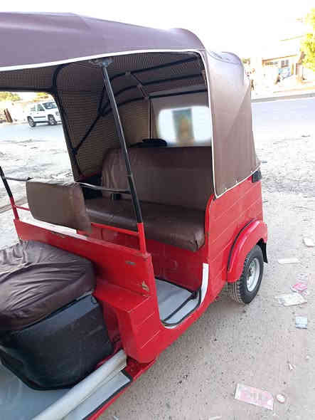 سلام عليكم تكتك ١٨ شهر ٧ مكنيه جديد لا تنقيص ولا تبخير لا ضربه ولا طاخه.  مابيه صبغ بس دوس ماتصرف عليه ربع تكتك  جاهز مابيه اي نقص المكان بغداد رشاد سعر 3600 بيه مجال الشراي يتصل ***********
