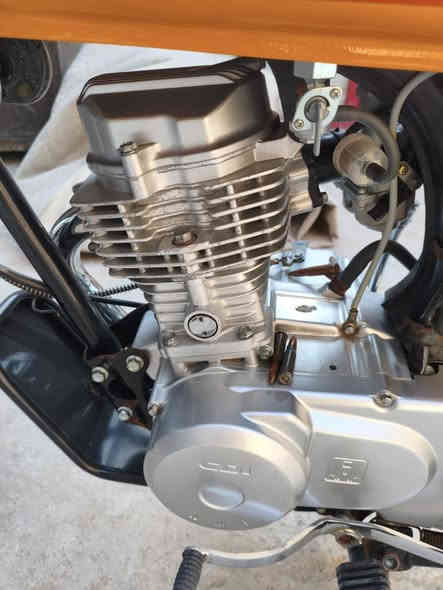 السلام عليكم شباب دراجه نامه شلامجة اصلي من امه للبيع مديل 21 دراجه كفاله عامه كلش ما عده الولفات مبدلات ولباقي كله كفاله الدراجه رقم بصرة وسنويه باسمي مداور ثاني يوم ما اتعبك ابد وهاي نضافتها كدام عينك واي سوال استفسار راسلني واتساب وهاذه رقمي ***********
ولو ما محتاج ما ابيع والله السعر مليون و850 الف وبيها مجال للطيبين
