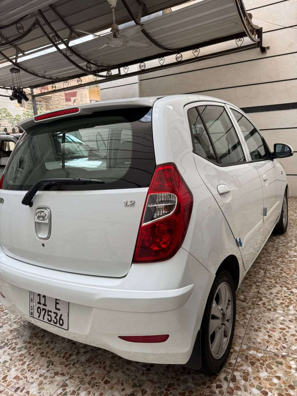 السلام عليكم عندي i10موديل 2014 
ماشية ٨٢ 
كير اوتماتيك ومحرك ٤ سلندر وجام كهرباء ويل كب اشاير بالمري  وشاشة وكامرة
بيها صبغ بيبان ثنين بدون دواخل 
رايدها 79وبيها مجال بسيط 
الاستفسار ***********
