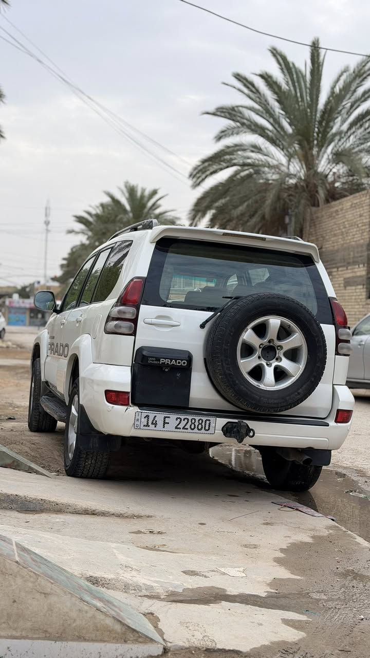 برادو ٢٠٠٤ ٤ سلندر
سنويه بسمي وارقام جديده
مكينه وكير مكفوله 
 السياره مصبوغه صبغ عام درجه اولى
سعر ١١٥ 
اتصال ***********
