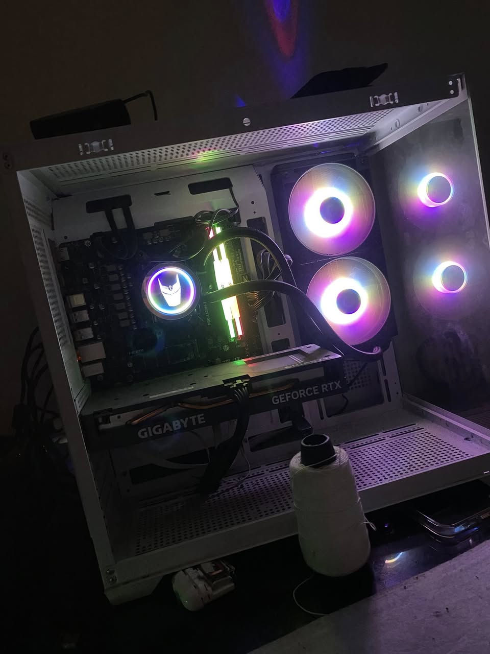 السعر مليون و 800
amd 7 7700 
ram xpg 32 ddr5 5800
rtx 4060 مبدله معجون بيدي 
تبريد مائي
 1 tr ssd 
asus 165 hz 23.5 0.5 سرعه
قطع ما ابيع
السعر المشمول كيس وشاشه 
الباقي كامره لوجتك موس اتاك شارك 
ومايك سولو سكواد هاير اكس كله هديه
وكيبور كيمنك
هديه
ر


**إذا كنت صاحب هذا الإعلان وتريد حذفه لأي سبب، رجاءا أرسل رسالة إلى الدعم الفني**