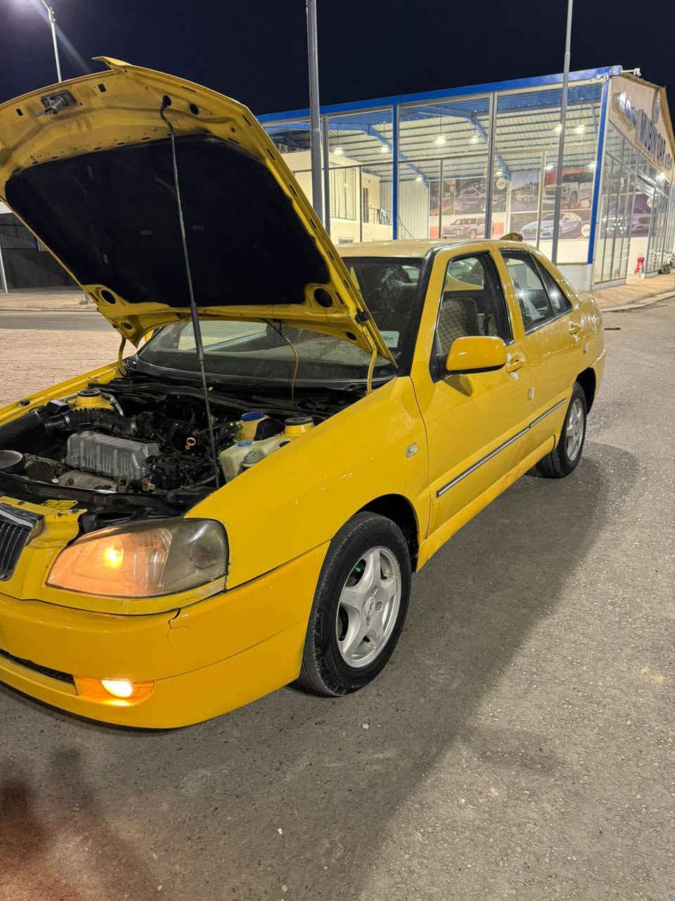 السلام عليكم شيري كوين للبيع مكينه كير مكفوله حداديه اماميه خلفيه مكفوله تخم تاير مكفوله من الضربه القويه صبغ بيها شويه بالباب الخلفي والدواير فقط تراي يونس بوجهك للشارع تاخذ مصفر بس التحويل عليك وادلل عارضيها 25 وبيها مجال للشراي اتصل وادلل ***********
