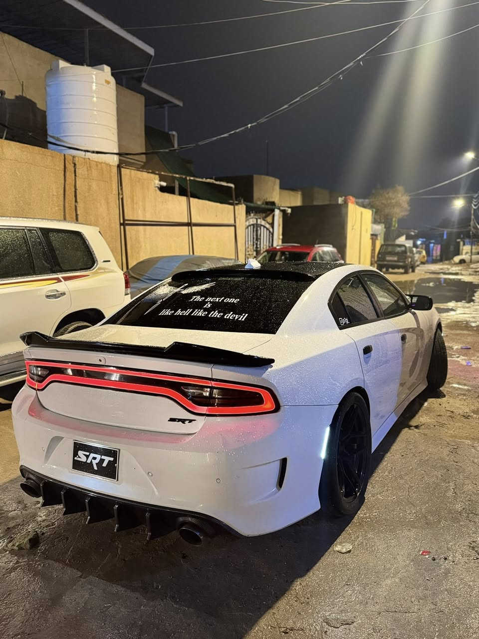 السلام عليكم جارجر srt اصل موديل 16 رقم بصرة سنويه 29 مكينه كير كفاله بيه جاملغ وبنيد وبيها بارد جوه المرايه مال الصدر السياره داخل كريمي اصل فول مواصفات فتحه كشنات تدفئه تبريد والستيرن هم كذالك سياره فول مزوعه لل اخير 
عليها تزويد 
كزوز هيلكات بيه بوابات
اويل برثر
اويل كاج كان
تفريغ
داون بايب 3 انج
ولف حماوه ريسنك
بلكات ريسنك
فان ريسنك
اي آف آر AFR 
والدواخل مالتها 
كاربون فايبر 
ستيرن هيلكات
نشرة متغيره ع التلفون 
عتبات بيبان نيكل 
كاعيات حضن
وعليها لدات تكساس دفيوزر خلفي كاربون 
دعاميه اماميه وايد بدي 
ويل روهانا
التاير الأمامي 275
التاير الخلفي 295
ونسبه السعر 220 وبيها مجال للشراي واذا اكو اوباما مراوس 15 وفوك اراوس والافضل هيمي مكاني البصرة ابو الخصيب رقم الهاتف ***********
