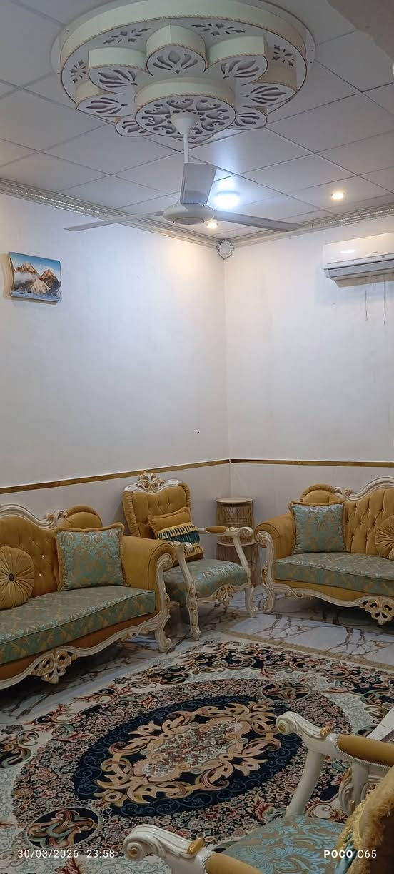 سلام عليكم بيت للبيع طابو صرف بسمي ال مساحه ٢٠٠متر الزبير الريسز بناء حديث كهرباء خطين البيت خلف سنتر اليمونه سعر البيت ٢٣٠ وبي مجال هاذه رقمي للتواصل ***********
