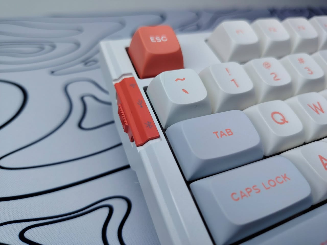FEKER IK85 PLUS  كيبورد
2.4Ghz/Usb/bluetooth
marble white switch


**إذا كنت صاحب هذا الإعلان وتريد حذفه لأي سبب، رجاءا أرسل رسالة إلى الدعم الفني**