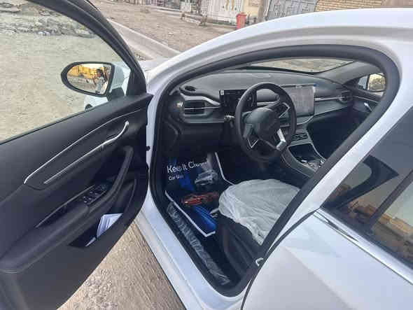 السلام عليكم للبيع سياره مكفوله كفاله عامه ماشيه 3000 الاف مكانها حي اور  السعر 19 مليون كامله دوشمه جلد وارضيات حوضيه وبرامج كلها كامله الاستفسار الاتصال ***********
