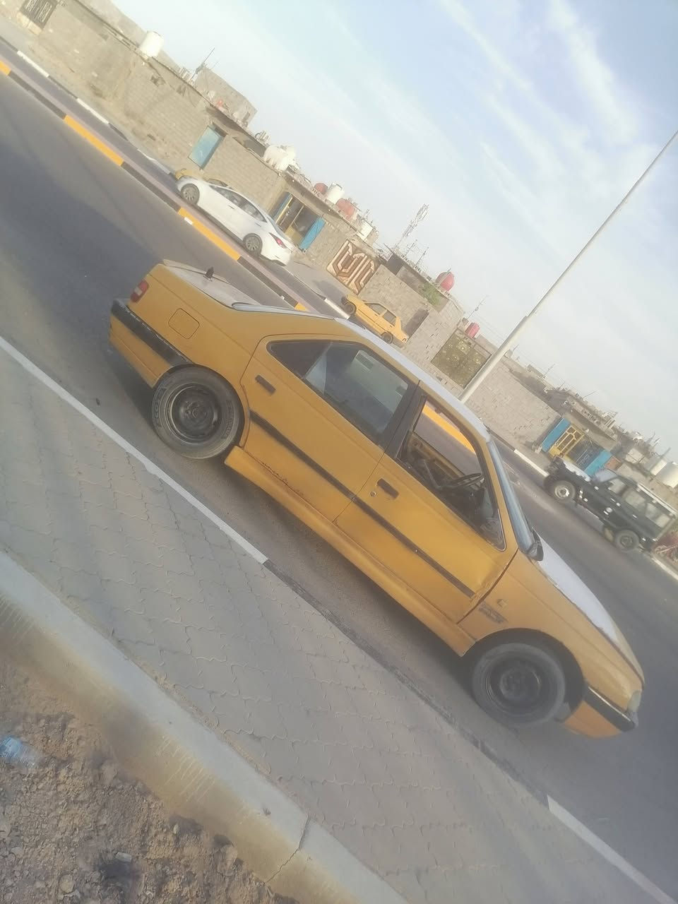 بيجو ٤٠٥ موديل ٢٠١٢ محرك بي بخار قليل كير ما بي شي البدي شوفت  عينك بدون تحويل السعر 7 ورقات مكاني زبير ***********
