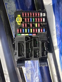 قاعده فيوزات داخليه اكسنت /ريو من موديل 7 الى 12 الشكل القديم  يوجد تو...