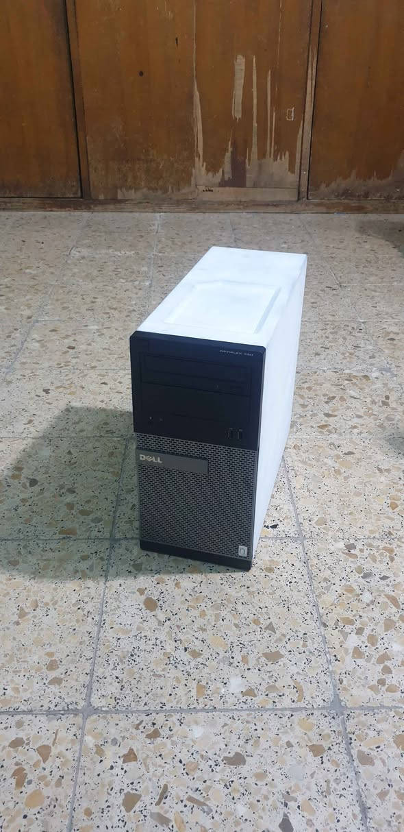 للبيع: حاسبة مكتبية سريعة ومطورة (شرط الشغل)

​للبيع جهاز Dell OptiPlex 390 مطور بمواصفات قوية جداً للمهام اليومية والدراسية، الجهاز بحالة ممتازة وشغال 100% ومفحوص.
​المواصفات:

​المعالج: Intel Core i7.

​الرام: 16GB (لون أسود، مظهر أنيق).

​الباورسبلاي: الأصلي الخاص بالجهاز.

​مميزات إضافية:

​الأداء: الجهاز قادر على تشغيل ألعاب القصة (الألعاب المتوسطة والقديمة) بأداء مقبول ومستقر، فهو ليس جهاز "ألعاب ثقيلة" لكنه يقدم تجربة جيدة في الألعاب المتوسطة.

​ملاحظات مهمة:

​الجهاز يُباع بدون هارد (HDD/SSD)، المشتري يحتاج يضيف هارد وينصب ويندوز.

​الجهاز شغال بالكامل "شرط الفحص".

​السعر: 120 ألف دينار عراقي (نهائي).

​للتواصل:

​[0781118557].

​مكان المعاينة: [ذي قار]. ناصرية, ذي قار


**إذا كنت صاحب هذا الإعلان وتريد حذفه لأي سبب، رجاءا أرسل رسالة إلى الدعم الفني**