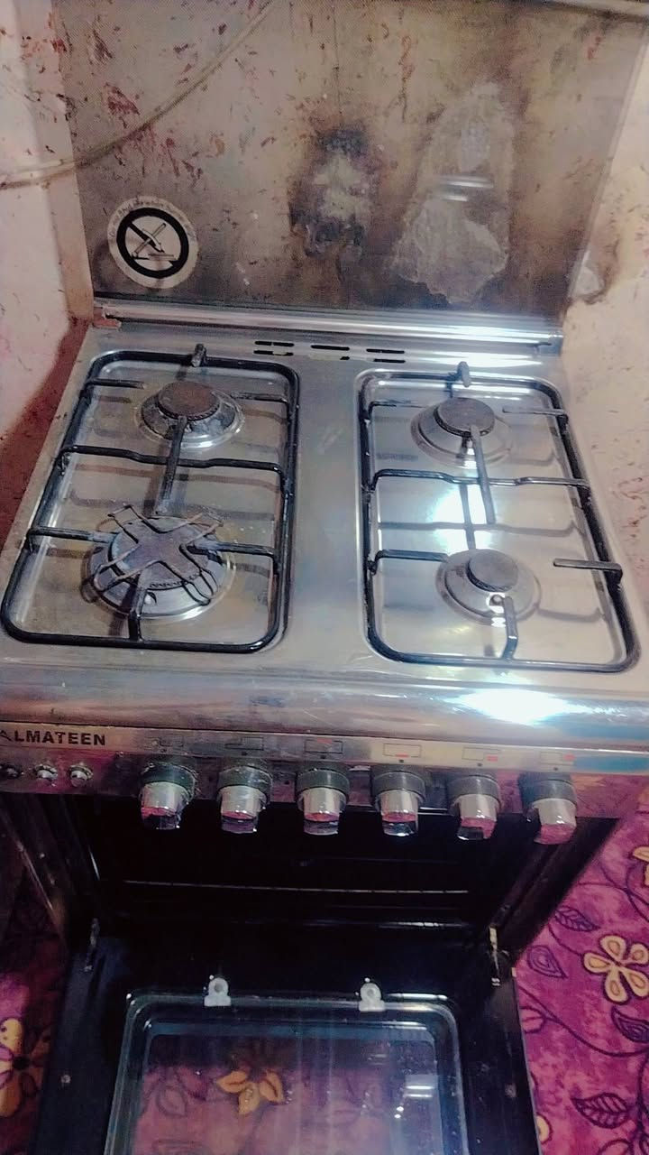 سلام عليكم طباخ البيع اخو جديد مناسب وعندي مبرده وياه حديد يراني دبل واتر بم مناسبات وتساب ***********
