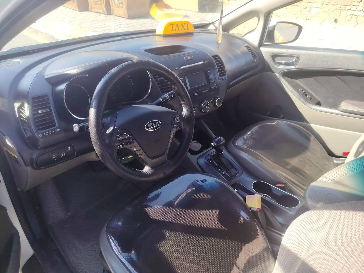 سلام عليكم كيه فورتي للبيع موديل 14 وارد أمريكي جديده محرك ٢٠٠٠... محرك.. وكير.. وتبريد... كفاله... تخم تايرجديد.... سياره بسمي تحويل ثاني يوم .... حادثهه تبديل جاملغ امامي ايمن فقط بدون دواخل... السعر.... 110.. وبيهه مجال.... ***********............... العنوان الكوت
