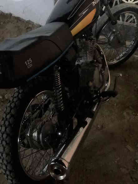 كلك كلك للبيع كامله دراجه مفتوحه 
سعر ٢٥٠وبيه مجال 
مو شراي لا تخابر ولا تتصل اخيك 
***********
