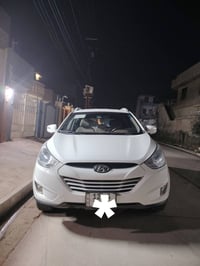 توسان ٢٠١٢ • ماشيه ١١١٠٠٠ • بلا صبغ