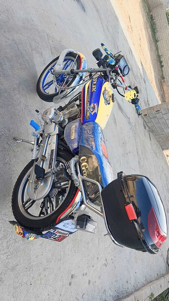 ايراني البيع موديل 22 محدث 25 مسجل وكامل سنويه بس باقي عل ستلام لوحات السعر مليون وبيه مجال شي قليل او مراوس وفرق يرهم مكان دراجه الرمادي جويبه ***********
