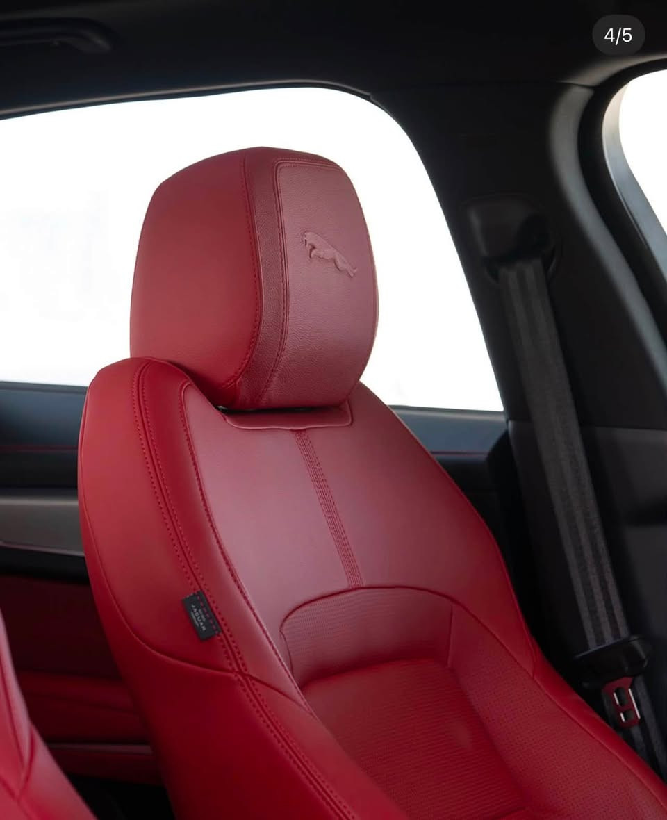 تم تنزيل السعر 

للبيع: Jaguar F-Pace R-Dynamic موديل 2024 

✨ المواصفات:
- الموديل: 2024 
- المحرك: 2000cc تيربو
- اللون الخارجي: ابيض
- الفرش الداخلي: أحمر
- الوكيل الرسمي: وكالة سردار ضمان 5 سنوات صيانة مع تغيير الزيت مجاناً 
- ماشية 42 الف كيلو متر
- ⁠مغلفة PPF سيارة 
- ⁠كفالة عامة من كلشي
- ⁠ رقم بصرة باسمي
- ⁠رقم صاحب السيارة ***********
السعر 36,000$
