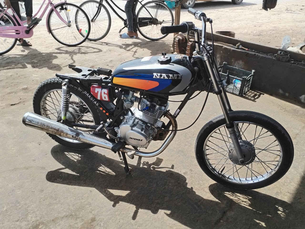 الدراجه للبيع شوفت عينك غراض كله ٢٤ شاصي١٣ اوراق اصولي ٦٥٠ وبيه مجال  اذانات طاكات ثنينهن👉
***********
