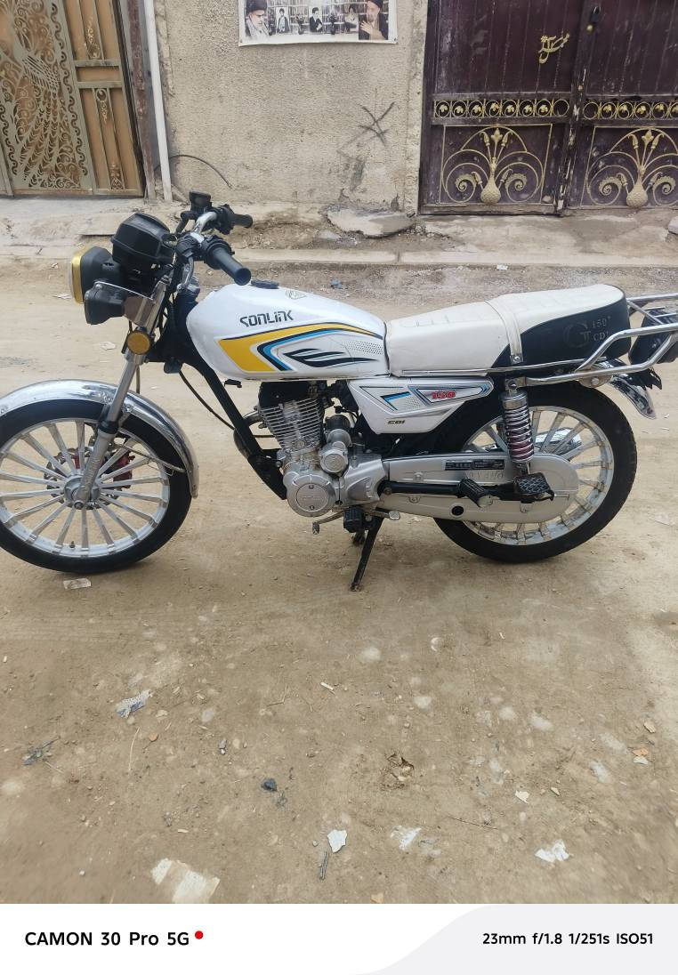 السلام عليكم سونك موديل2024  دراجه جديده شرط مكينه مكفوله جيب فيتر وفحص رادله ترتيب بسيط مكاني بغداد مدينه الصدر السعر 650رقمي*********** بغداد, العراق
