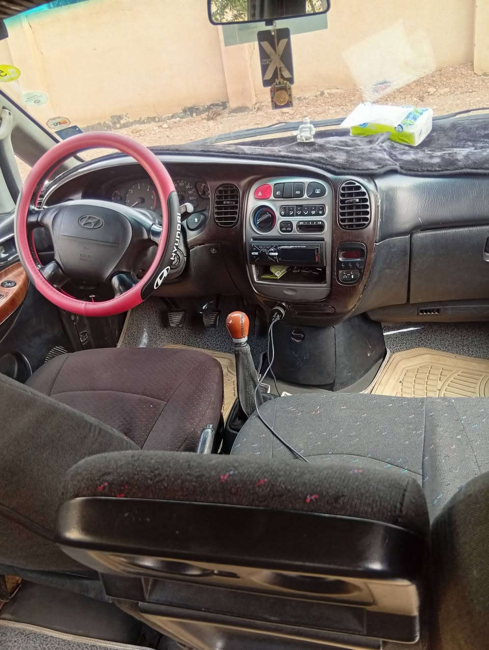 استاركس 2004مفتوح سوبر كير عادي قرار مرور خصوصي جديده مكفول كير محرك اكسل كهربائيات كلها شغاله تدفئه تبريد كامله الف ماذب عليها شاصي واحد بي تعمير شبر فقط ديالى بلدروز ***********/***********
السعر 97وبيهه مجال قليل
