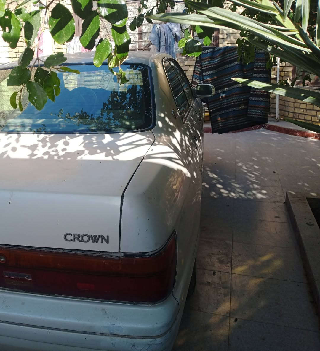 سيارة كراون بطة للبيع الإتصال على الرقم ***********
