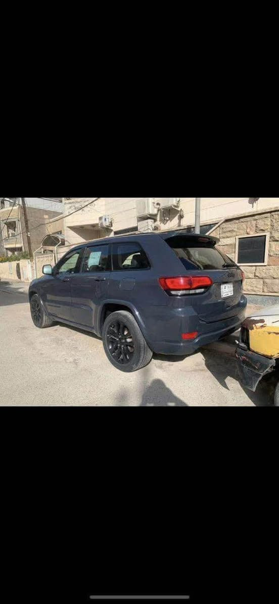 جيب شيروكي  .5 راكب بلاك توب 

الموديل : 2018
المحرك : V6.  3.6L
الموديل : 2018
العدد:72 Mi
 
المواصفات :. 
* تحذير النقطة عمياء ⚠ .
* مرايا تعتيم ذاتي. 
* ويل قياس 20 انج .
* شاشه كبيرة . شكل ٢٠٢١
* نظام الخرائط (GPS) .
* المصابيح الأمامية زنون جديد.
* دخول ذكي. 
* بصمة. 
* تشغيل عن بعد .
* الصندوق الخلفيي كهربائي .
* مقعد السائق كهربائي.
* المقاعد الأمامية تدفئة .
* حساسات خلفية . 
* تدفئة ستيرن . 
* مانع تصادم خلفي .
* بلوتوث تلفون . 
* نظام التشغيل والاطفاء الاوتوماتيكي  
السيارة حادثها بنيد وجاملغ خفيف بدون ايرباك بدون شاصي جديده مبيها اي نقص
* مانع تصادم خلفي .
* بلوتوث تلفون . 
* نظام التشغيل والاطفاء الاوتوماتيكي  
السيارة حادثها بنيد وجاملغ خفيف بدون ايرباك بدون شاصي جديده مبيها اي نقص

*********** بغداد, العراق
