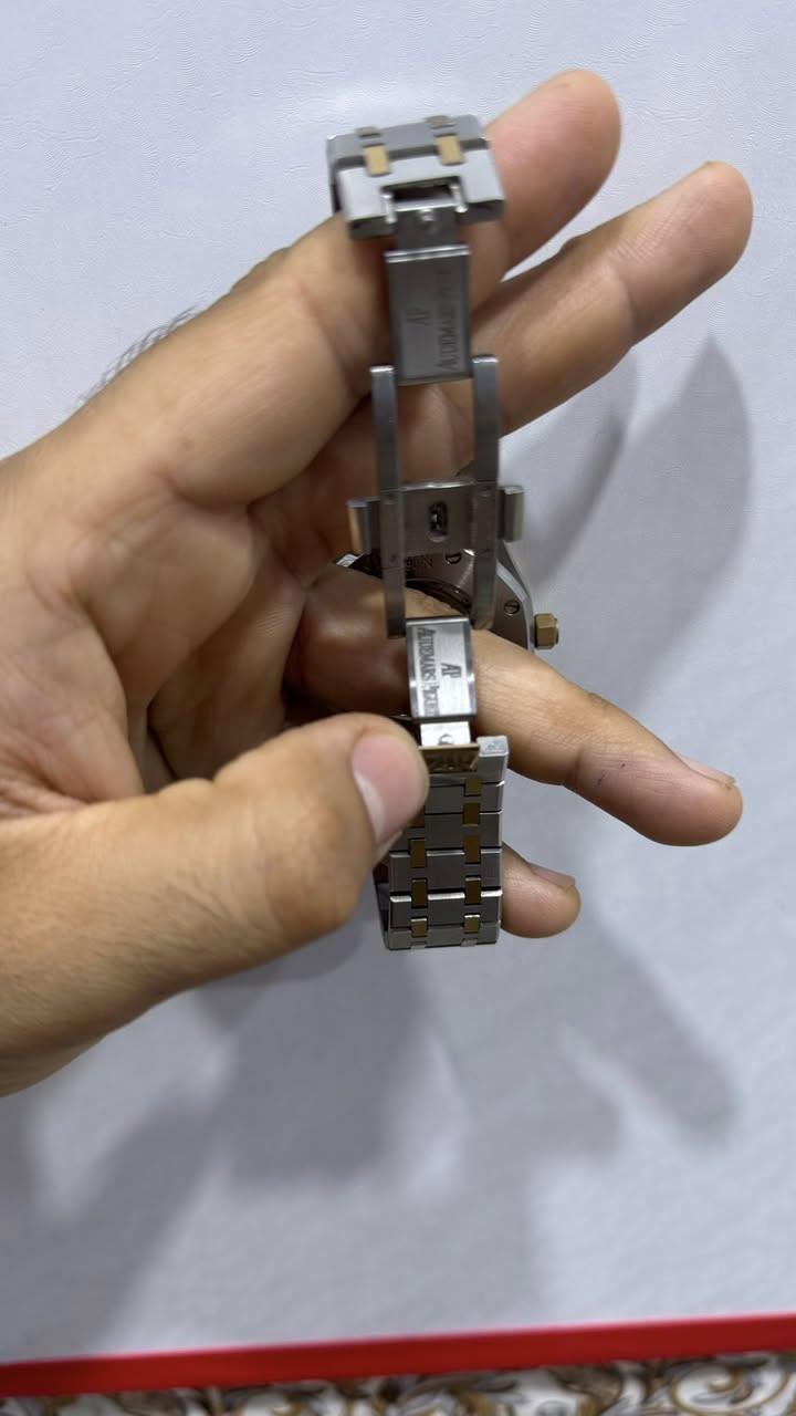 ساعه من ماركه APمكينه اوتماتيك بدون بطاريه وزن ثقيل طلاء ثابت مطعمه السعر 110


**إذا كنت صاحب هذا الإعلان وتريد حذفه لأي سبب، رجاءا أرسل رسالة إلى الدعم الفني**