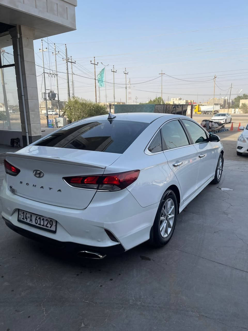 سلام عليكم للبيع سوناتا موديل 2018 وارد امريكي حادث جاملغ  أمامي وبنيد بدون دواخل بدون شواصي كفاله ورش تجميلي باب سائق والباقي كفاله محرك 2400 محرك كير تبريد حداديه كفاله رقم بصره تحويل سنويه مجدده سياره جديده سعر 125 /***********/عنوان بصره قضاء الهارثه
