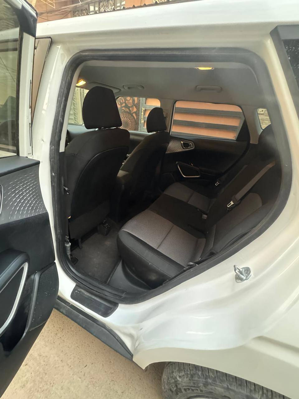 السلام عليكم للبيع وارد 
الضربة باب خلفي وره السائق وجاملغ خلفي
السعر 165 وبيها مجال بسيط 
الاتصال على رقم صاحب السيارة ***********
ملاحظة لاتجيني خاص اتصل ع رقم صاحب السيارة فوك وتحياتي للجميع
