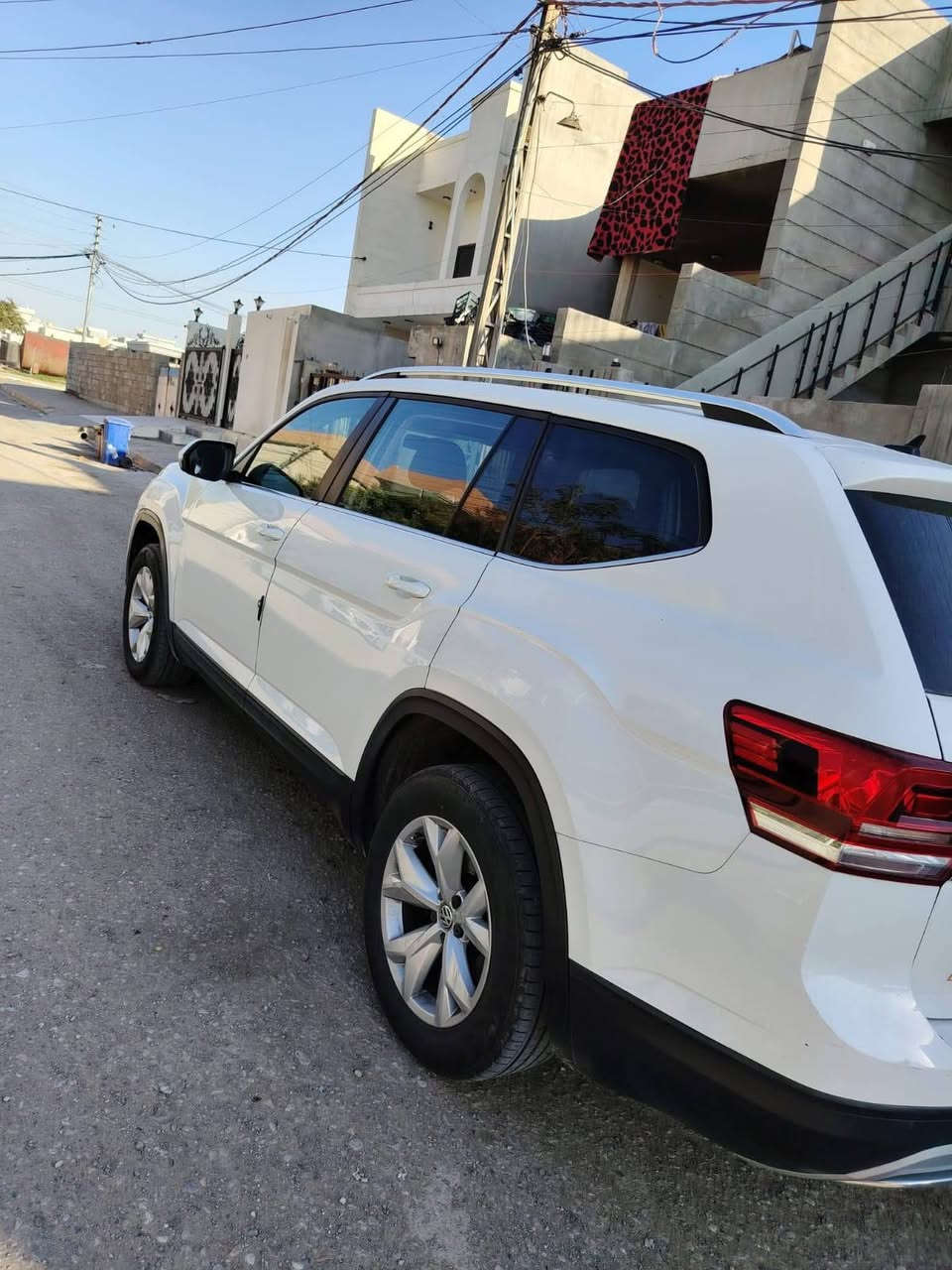 Volkswagen Atlas SE 2019
مراوس مع سلفرادو… بيكب 
CLEAN TITLE 

كلين تايتل تعتبر بيه بارد قليل بالبابين فقط 
حجم المحرك 6 سلندر
عداد المسافة 46 تعتبر مماشيه بالعراق هوايه

المواصفات:
بصمة تشغيل
بصمة أبواب
تشغيل عن بعد (Remote Start)
صندوق شفط كهربائي 
رادار أمامي (تحديد مسار)
رادار جانبي (نقاط عمياء)
رادار خلفي (تحذير من الاصطدام)
تحكم وضعيات القيادة Drive Modes 
تبريد مركزي لمس
كشنات جلد+تدفئة
هاند بريك بصمة
Android Auto 
Apple Car Play 
مانع انزلاق+ABS
شاشة كبيرة لمس
رادار خلفية+ كاميرا 
تحكمات استيرن
اوتو ستارت Auto start 
اوتو ستوب Auto Stop 
وبقية المواصفات المعروفة

(سياره ع بلاد مملعوب بيه حت حداديه بعده ع امريكا ممبدل شي ماشيه 48 حاليا


**إذا كنت صاحب هذا الإعلان وتريد حذفه لأي سبب، رجاءا أرسل رسالة إلى الدعم الفني**