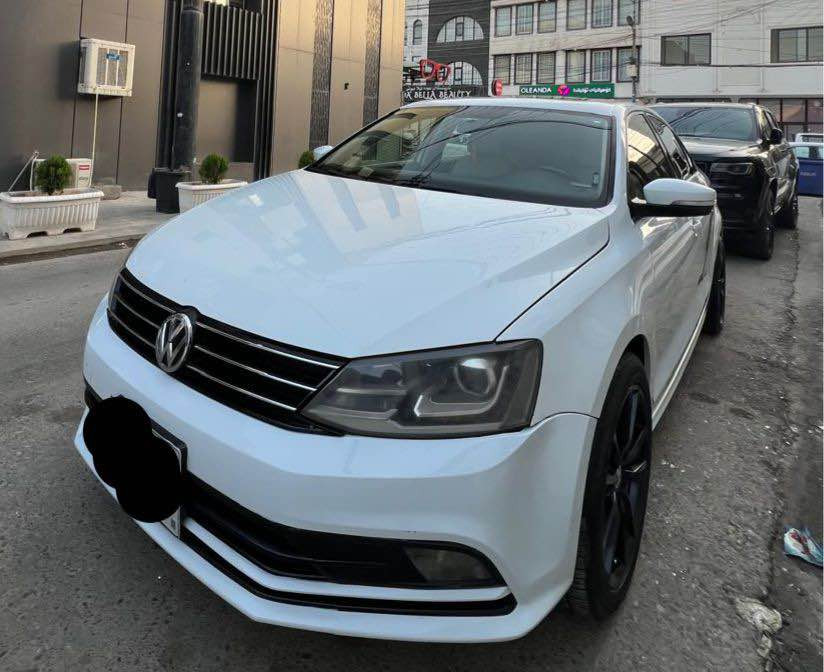 Volkswagen jetta 2018 SE
فولكسفاجن جيتا موديل ٢٠١٨
جاملخ و بونيت صبخ بدون دواخل بشرط 
ارباك ستيرن سيستم
سيارة مرقم أربيل 
مواصفات فول
سلايد 
كشن جلد 
كشن هيتر
داخل بيجي
تحكم ستيرن 
بلوتوث 
محرك ١.٤ لتر
ماشي ١٥٠ الف كيلومتر 
گير محرك بشرط
سعر ١٣٥$ و مجال
***********
***********
فايبر + واتساب موجود أربيل, العراق
