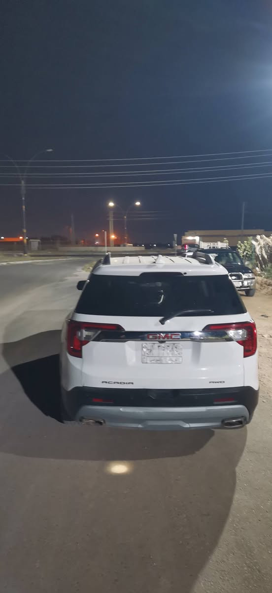 فول ما عدا الفتحه السياره فئه SLT
محرك 6سلندر
سبعه راكب كشن منفصل
السعر جوه السوگ يعني بلاش


**إذا كنت صاحب هذا الإعلان وتريد حذفه لأي سبب، رجاءا أرسل رسالة إلى الدعم الفني**