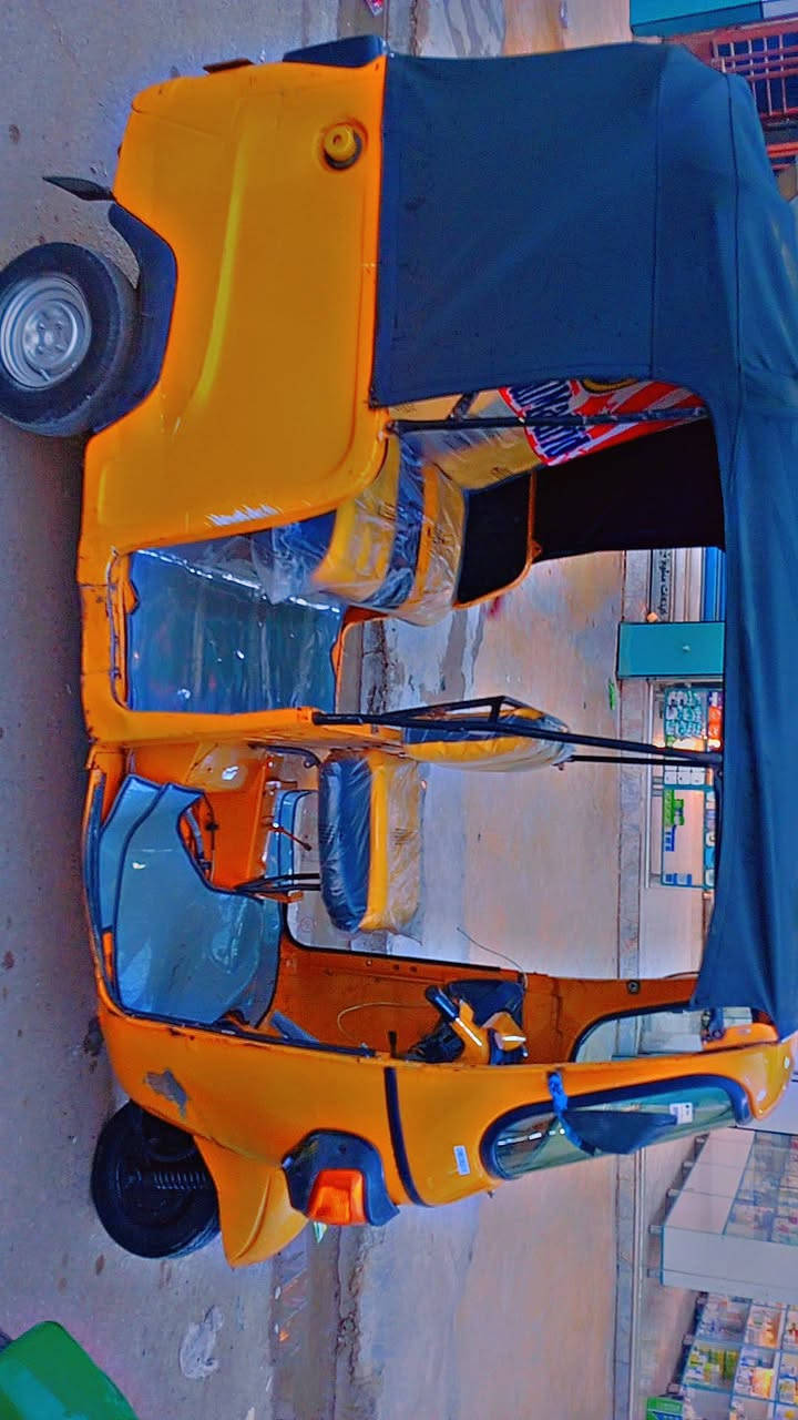 السلام عليكم بياجو موديل 21 أوراق اصولي التك تك كامله مكمله كلشي مناقصهه كهربائية دوشمه تايران جديد لا تنقيص ولا تبخير المكينه تخبل التك تك مال جناي كبل لشغل 
السعر 2.900 بيها مجال تصال ***********. مكاني بغداد حي النصر.
